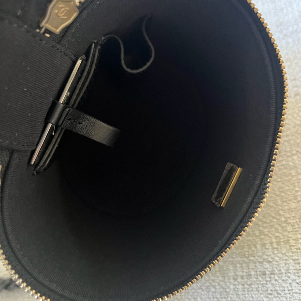 Chanel Vanity Bag - Picture 12 of 13